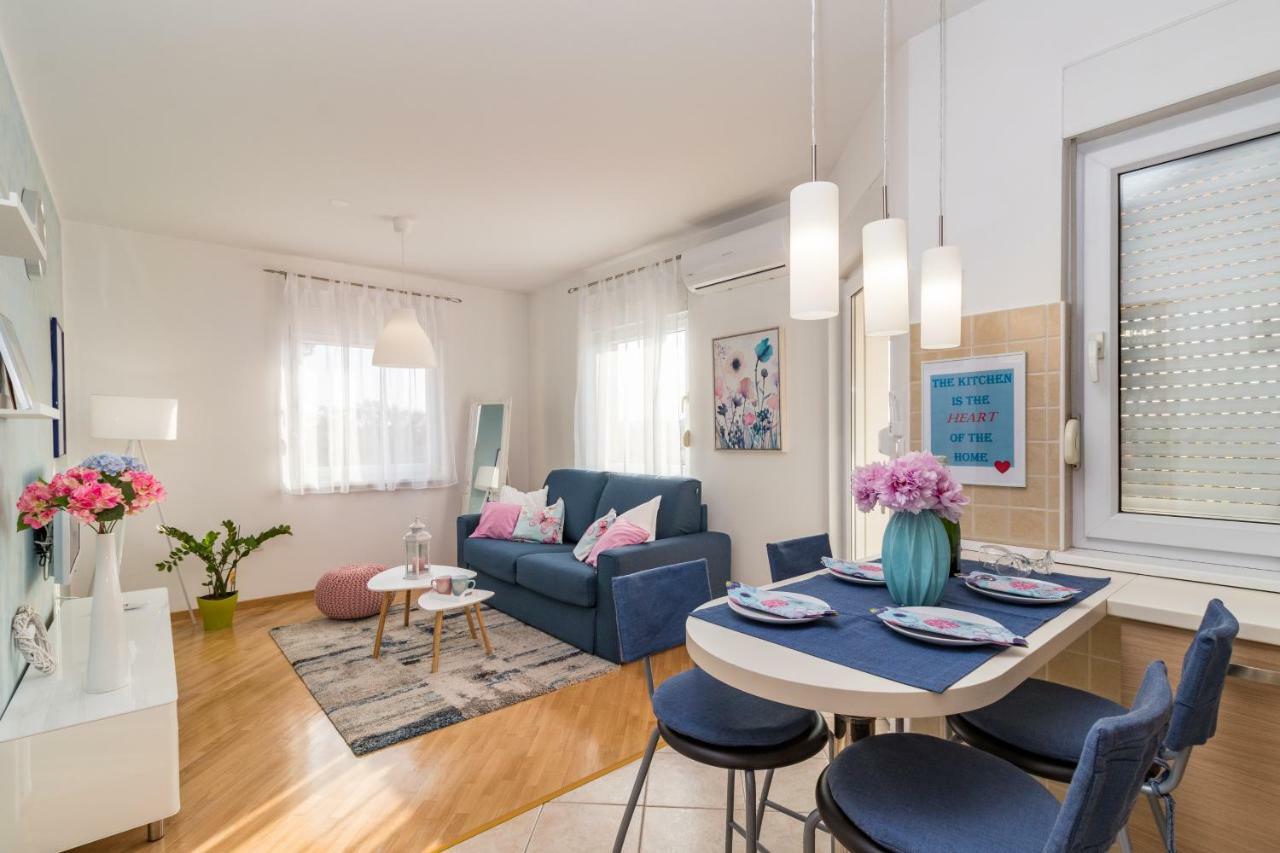 Apartment Pula Relax Luaran gambar